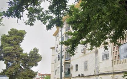 Vista exterior de Pis en venda en  Sevilla Capital amb Terrassa i Balcó