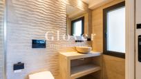 Bathroom of Flat to rent in  Barcelona Capital  with Air Conditioner, Heating and Furnished