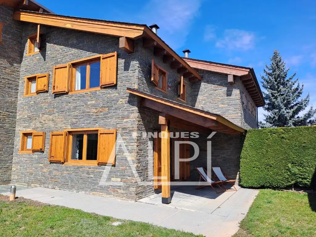 Vista exterior de Casa o chalet en venta en Alp poble