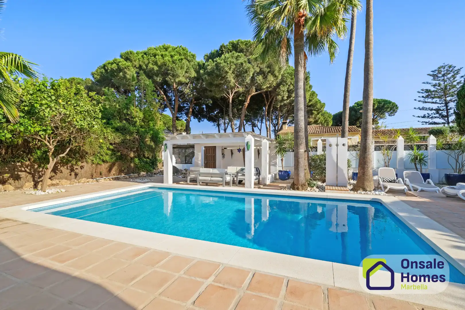 Vista exterior de Casa o chalet en venta en Marbella con Aire acondicionado, Jardín privado y Terraza