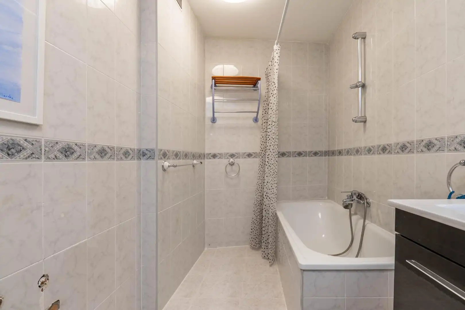 Badezimmer von Wohnung zur Miete in La Zubia mit Klimaanlage