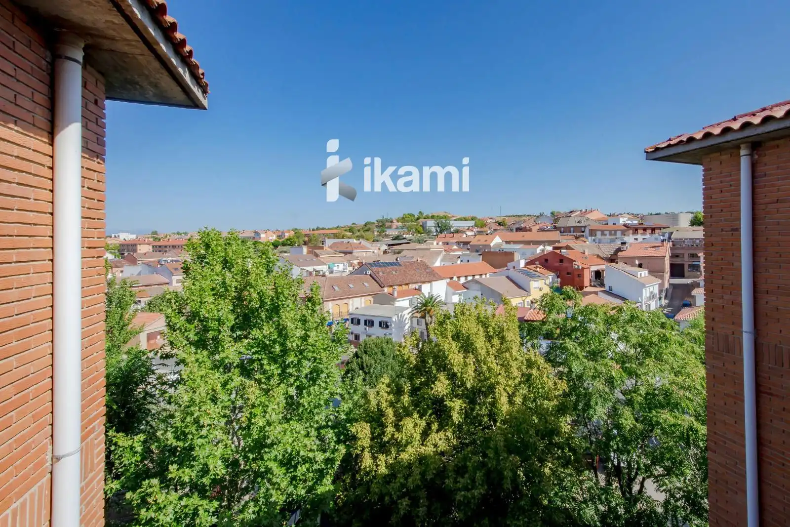 Außenansicht von Wohnung zum Verkauf in Cobeña mit Klimaanlage, Heizung und Terrasse