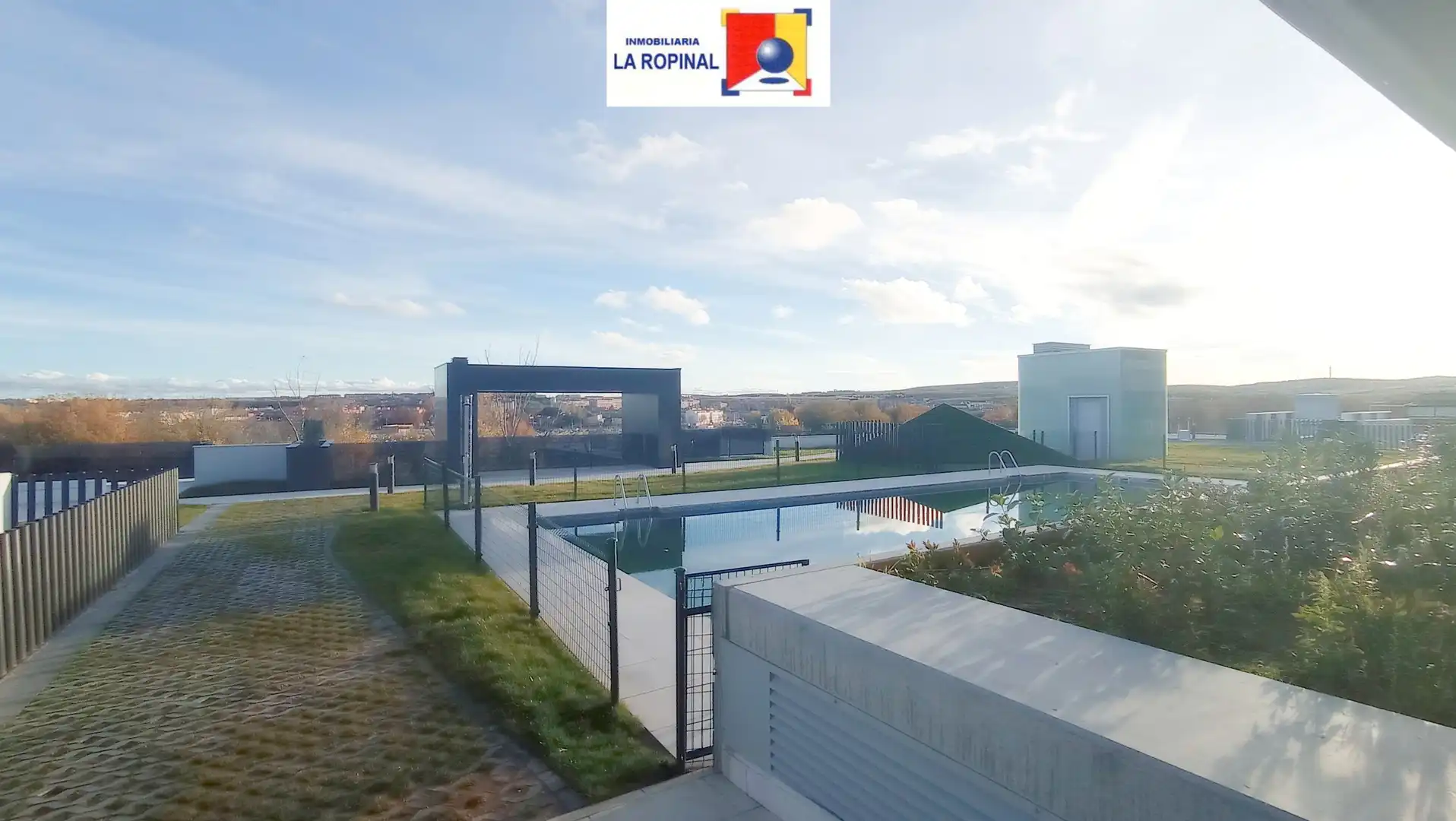 Piscina de Àtic de lloguer en Salamanca amb Calefacció, Jardí privat i Terrassa