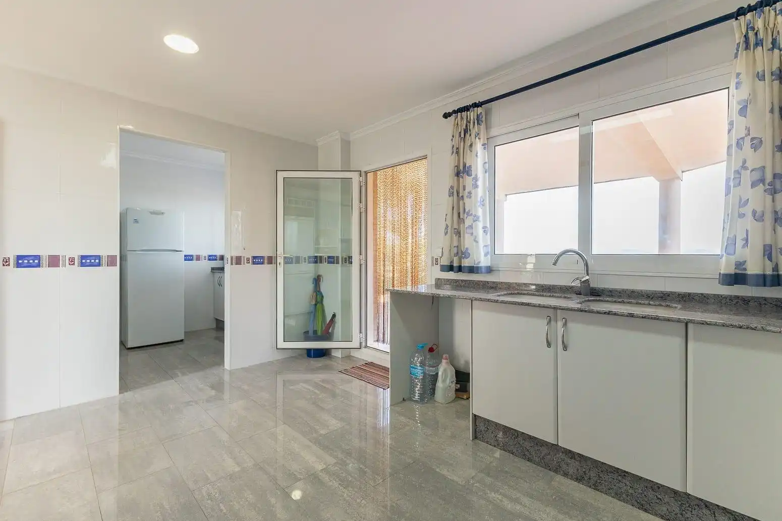 Cocina de Casa o chalet en venta en Chiva con Aire acondicionado, Terraza y Piscina