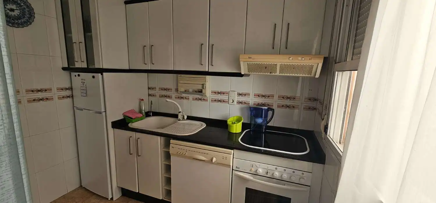 Küche von Einfamilien-Reihenhaus zum Verkauf in Torrevieja mit Terrasse, Möbliert und Alarm