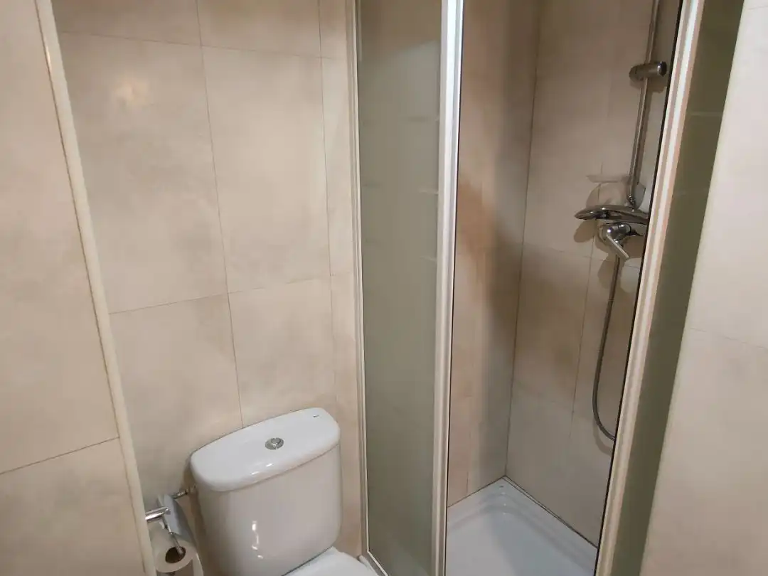 Bathroom of Flat for rent in  Zaragoza Capital  with Air Conditioner and Balcony