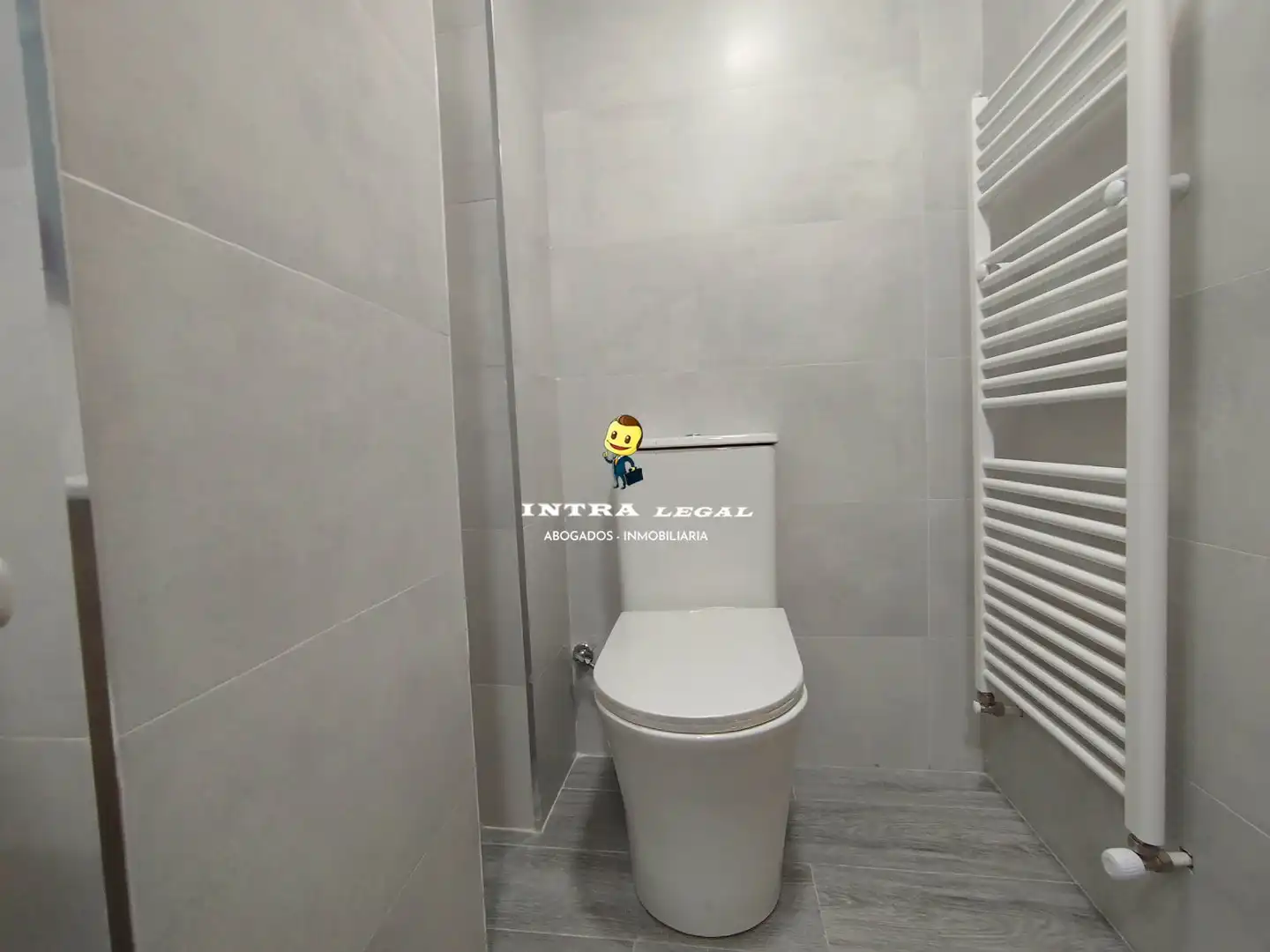 Bathroom of Flat for rent in Salamanca  with Heating, Terrace and Furnished