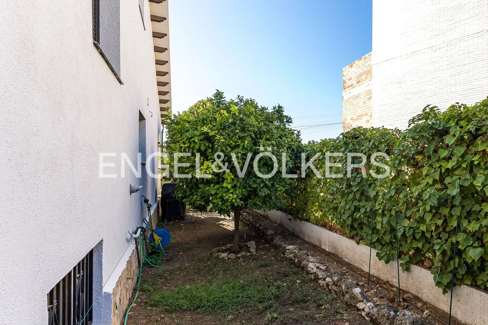 Houses for sale in El Vendrell  with Heating, Private garden and Parquet flooring