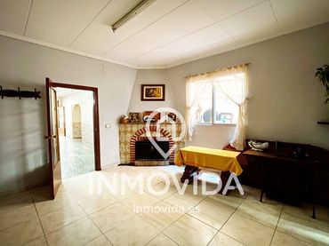 House with balcony for sale in Barxeta