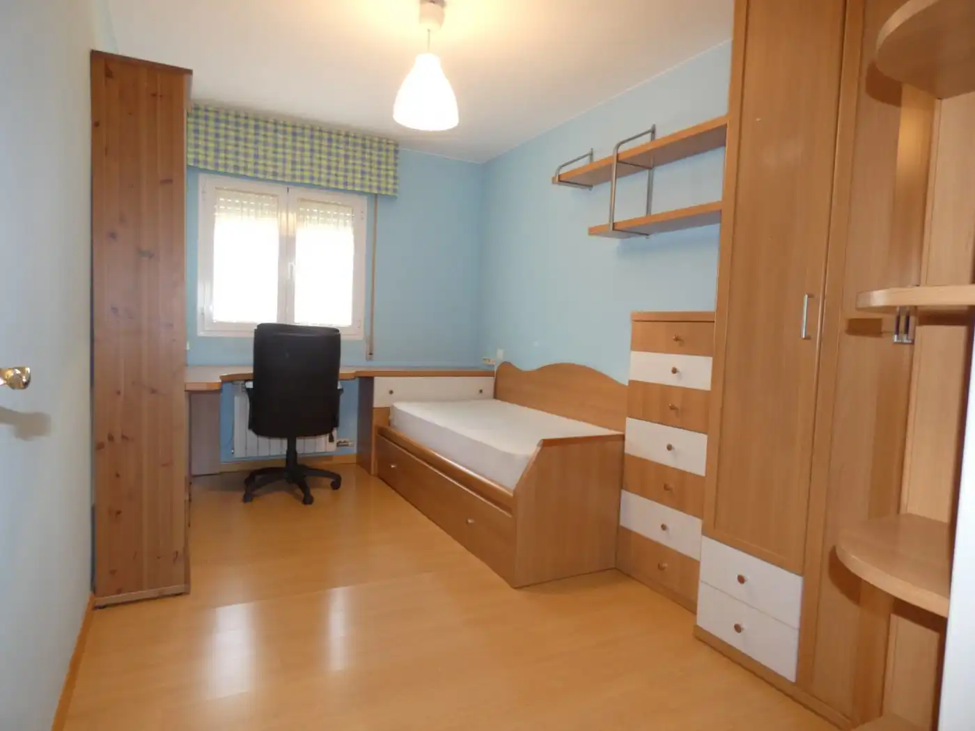 Schlafzimmer von Wohnung zur Miete in Utebo mit Heizung, Terrasse und Abstellraum