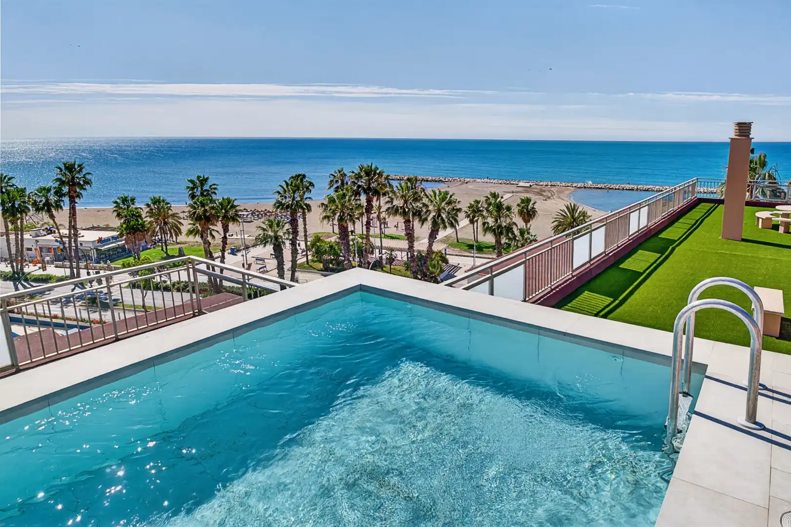 Piscina de Ático en venta en Málaga con Aire acondicionado, Terraza y Piscina