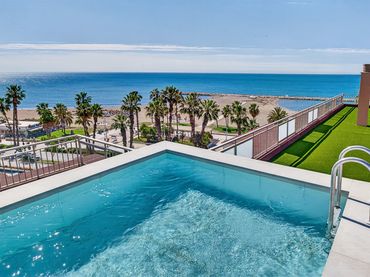 Attico con piscina in vendita a Paseo Marítimo Pablo Ruiz Picasso