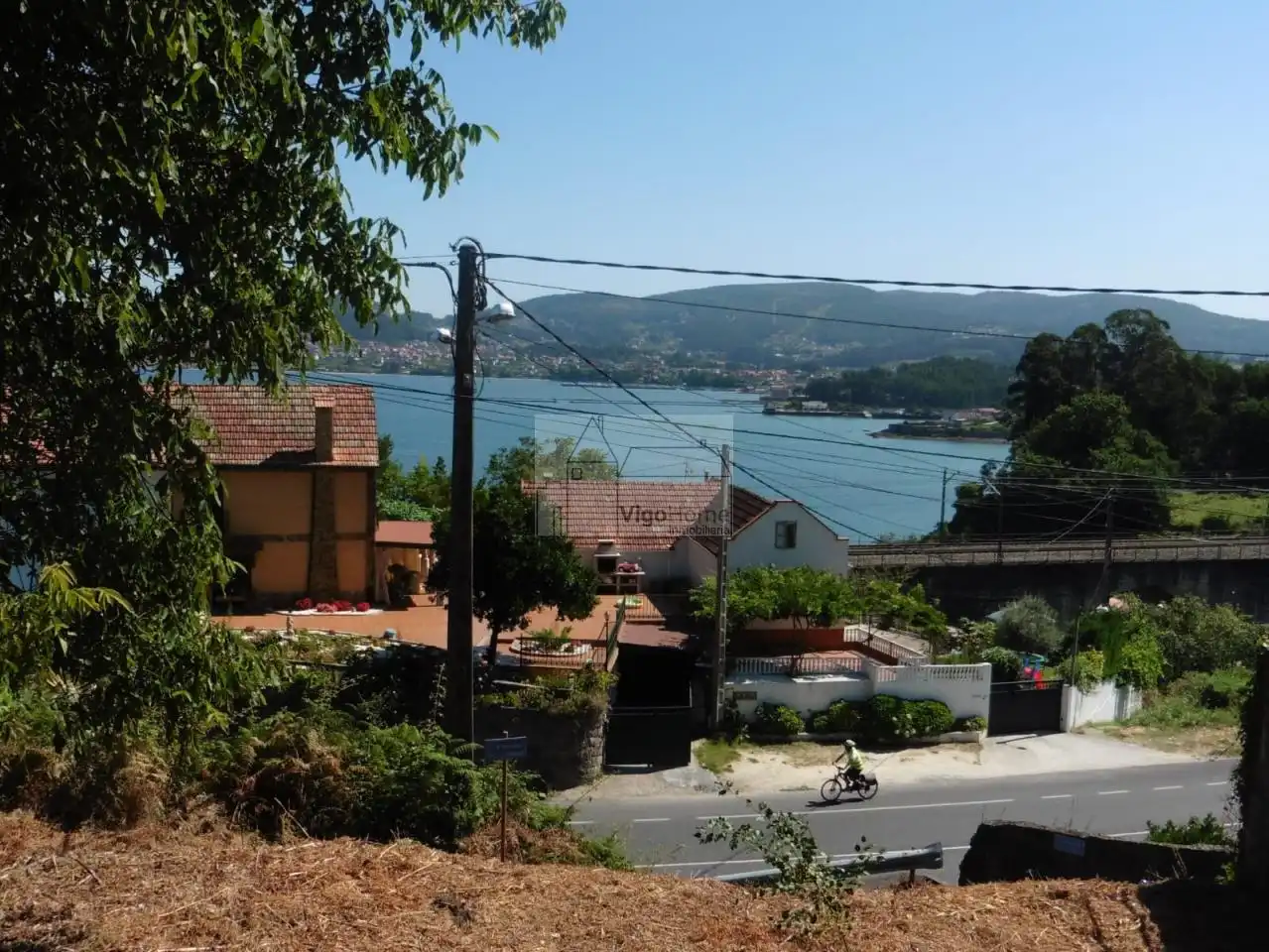 Vista exterior de Casa o xalet en venda en Redondela amb Jardí privat