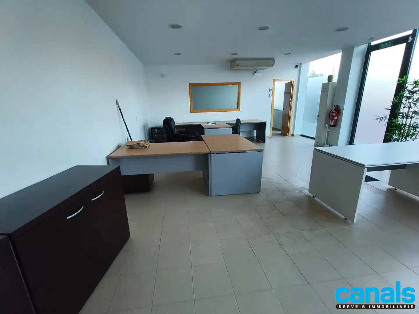 Commercial properties for rent in Ripollet  with Air Conditioner, Heating and Furnished