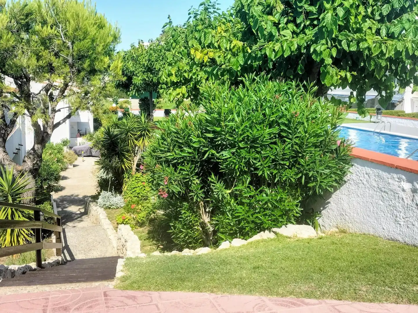 Garten von Wohnung zum Verkauf in Sitges mit Privatgarten und Gemeinschaftspool