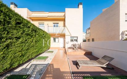 Jardí de Casa adosada en venda en Cambrils amb Aire condicionat, Calefacció i Jardí privat