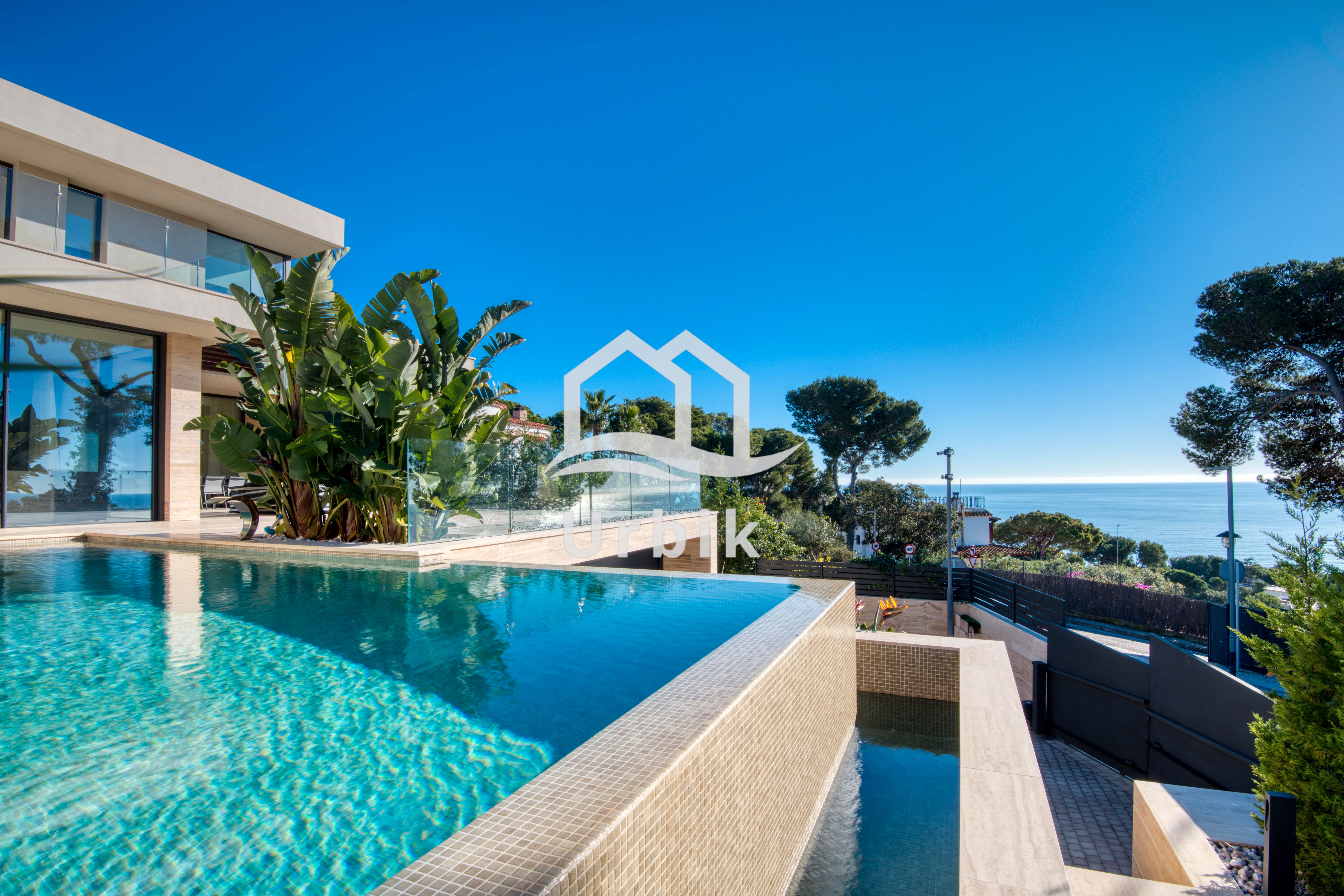 Vista exterior de Casa o xalet en venda en Castell d'Aro, Platja d'Aro i s'Agaró amb Aire condicionat, Calefacció i Jardí privat