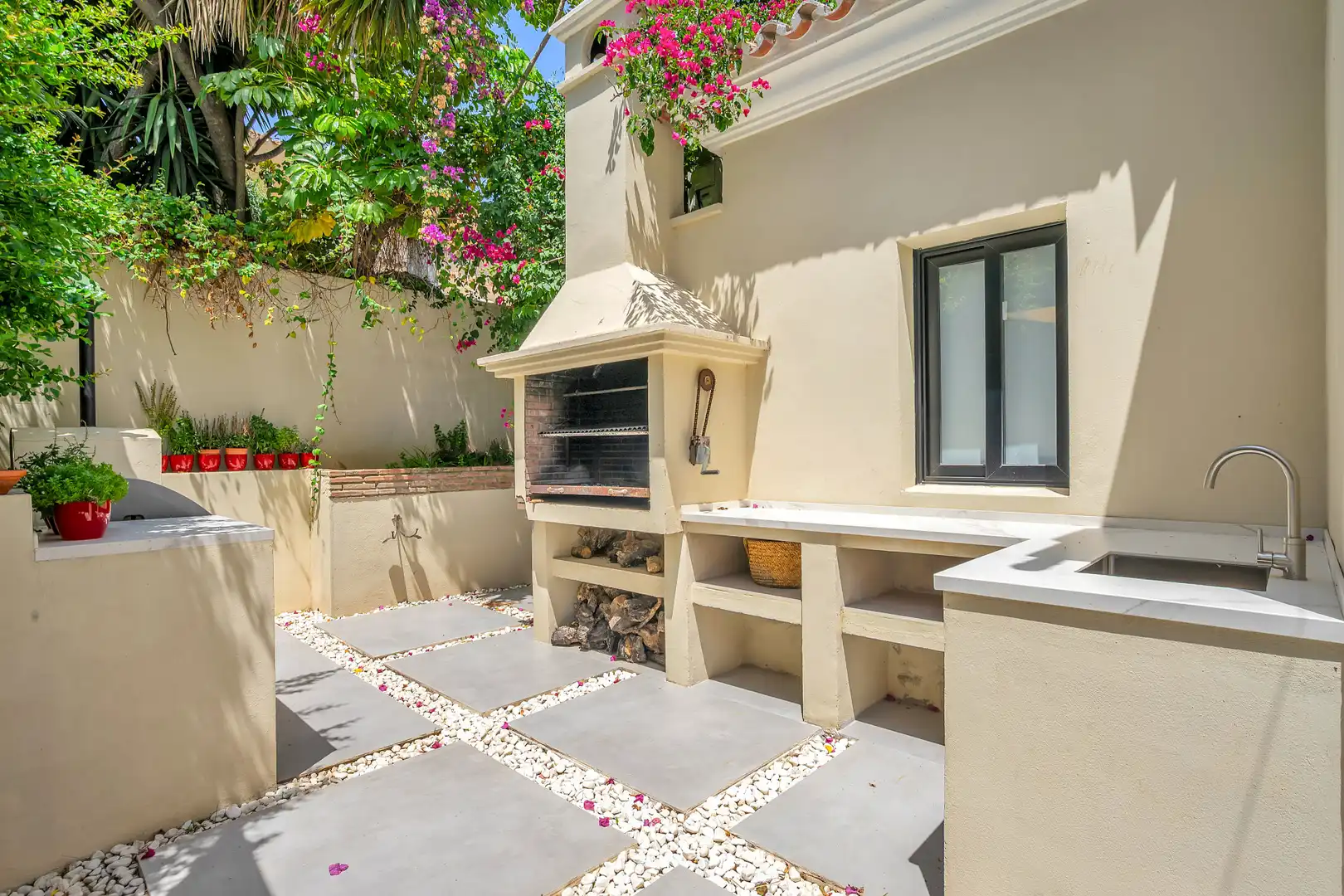 Terrassa de Casa o xalet de lloguer en Marbella amb Aire condicionat, Jardí privat i Terrassa
