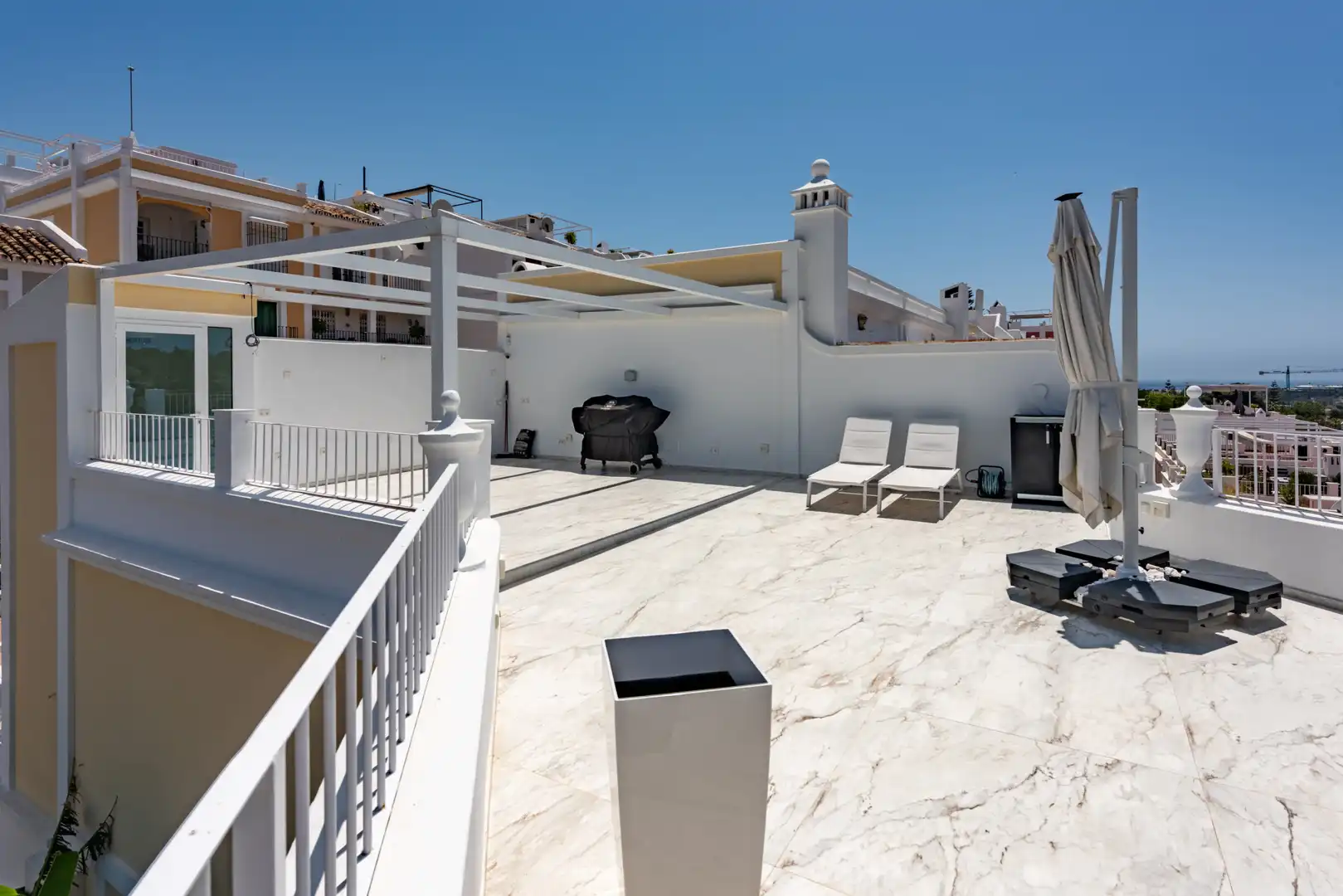Terraza de Casa adosada en venta en Marbella con Aire acondicionado, Jardín privado y Terraza