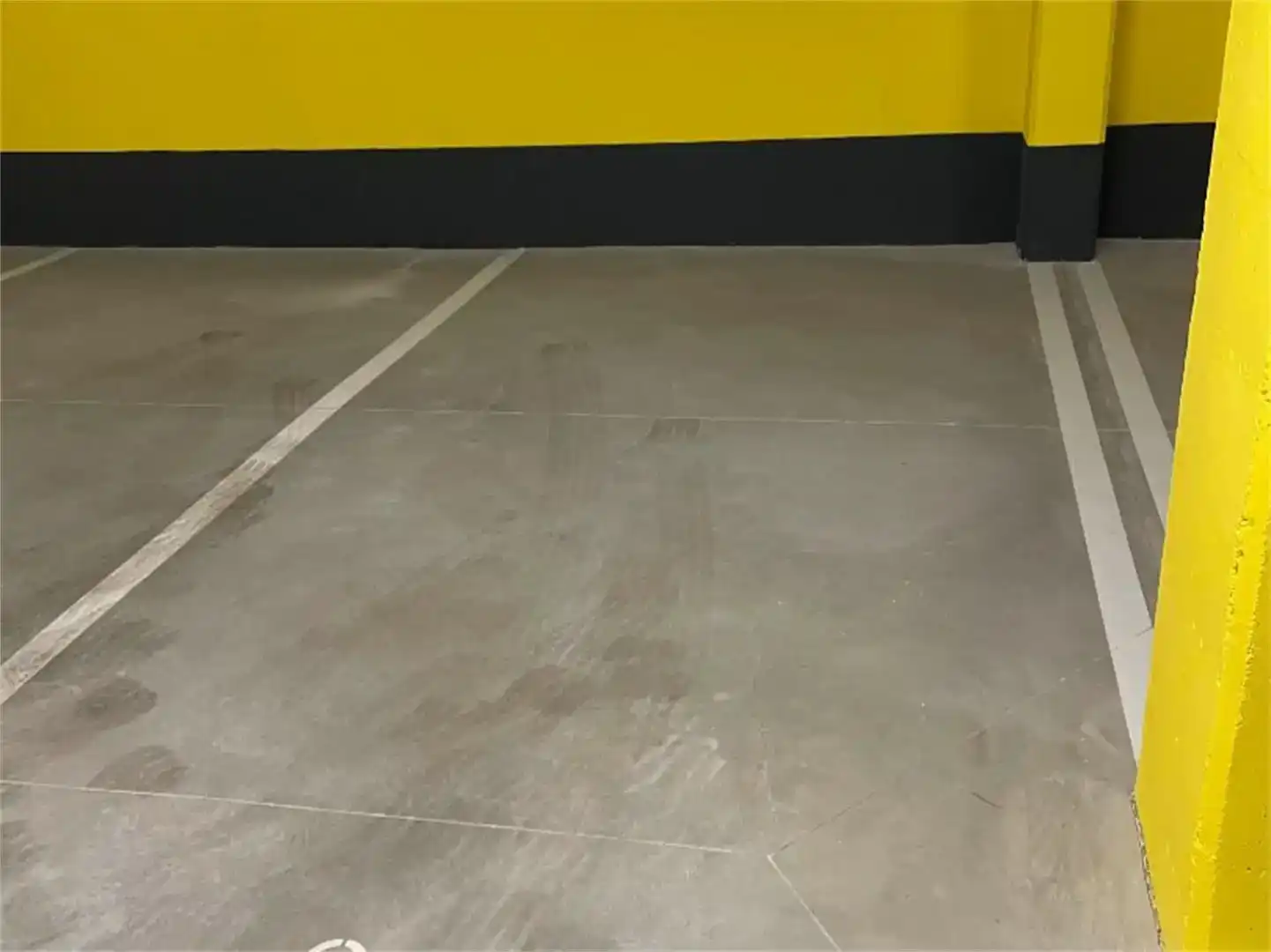 Garaje de alquiler en Calle de Fina de Calderón, 13, Valdebebas - Valdefuentes