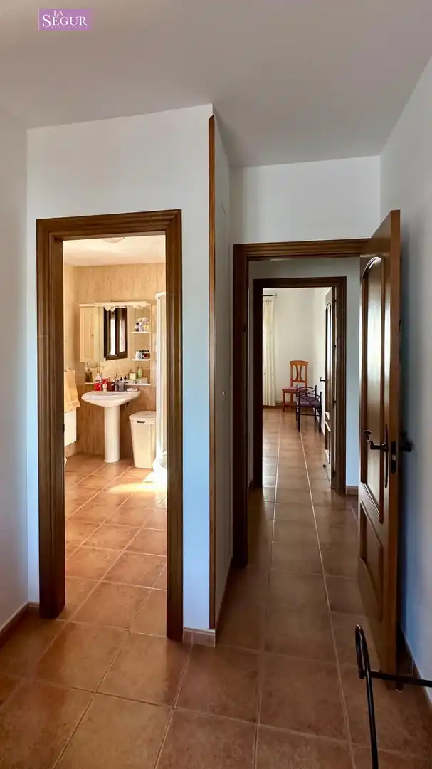 Bany de Casa o xalet en venda en Conil de la Frontera amb Jardí privat, Terrassa i Piscina