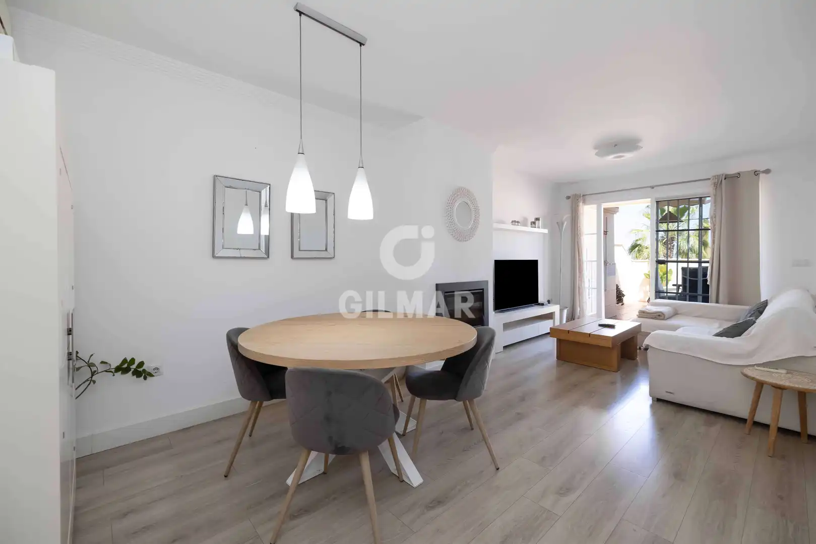 Comedor de Casa adosada en venta en Torremolinos con Calefacción, Jardín privado y Piscina