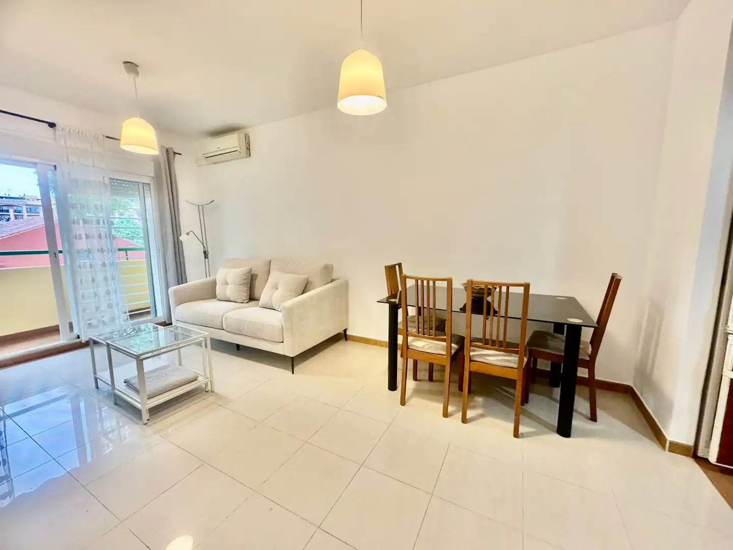 Sala de estar de Piso en venta en Fuengirola con Terraza, Amueblado y Horno