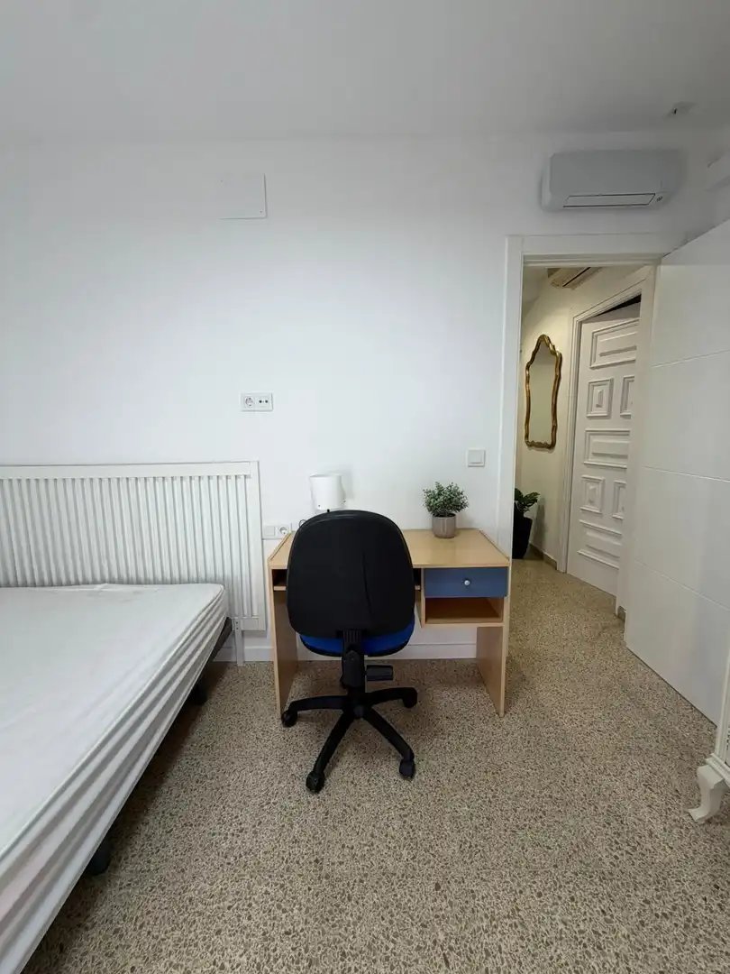 Schlafzimmer von Wohnung zur Miete in Centro