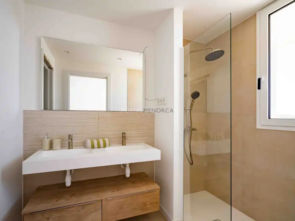 Bathroom of Houses for sale in Es Mercadal