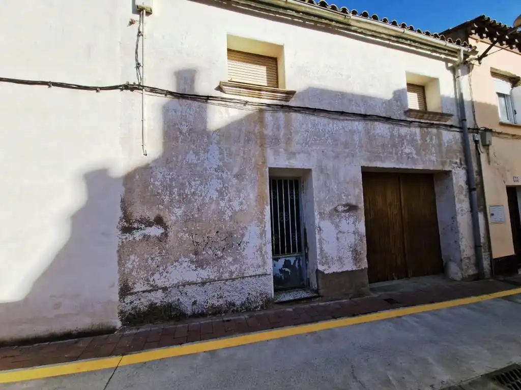 Exterior view of Houses for sale in Binéfar  with Terrace, Storage room and Balcony