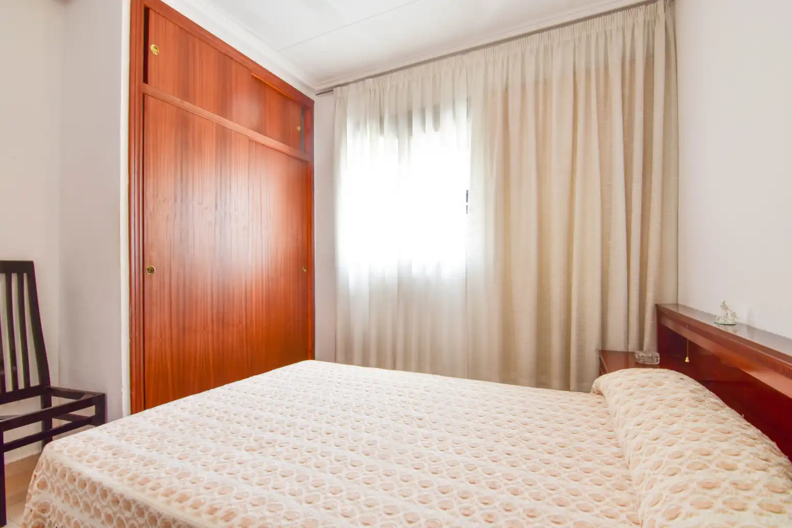 Dormitori de Casa o xalet en venda en Marines amb Aire condicionat, Terrassa i Balcó
