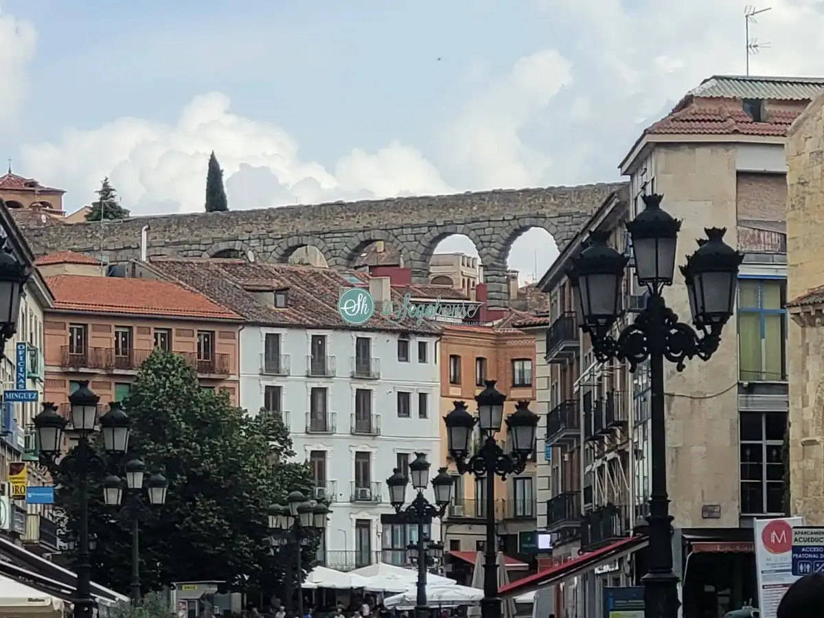 Vista exterior de Piso de alquiler en Segovia con Calefacción y Balcón