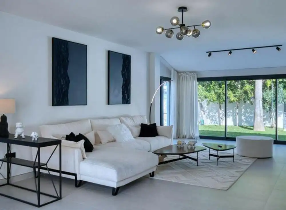 Sala de estar de Casa o chalet de alquiler en Marbella con Aire acondicionado, Jardín privado y Terraza