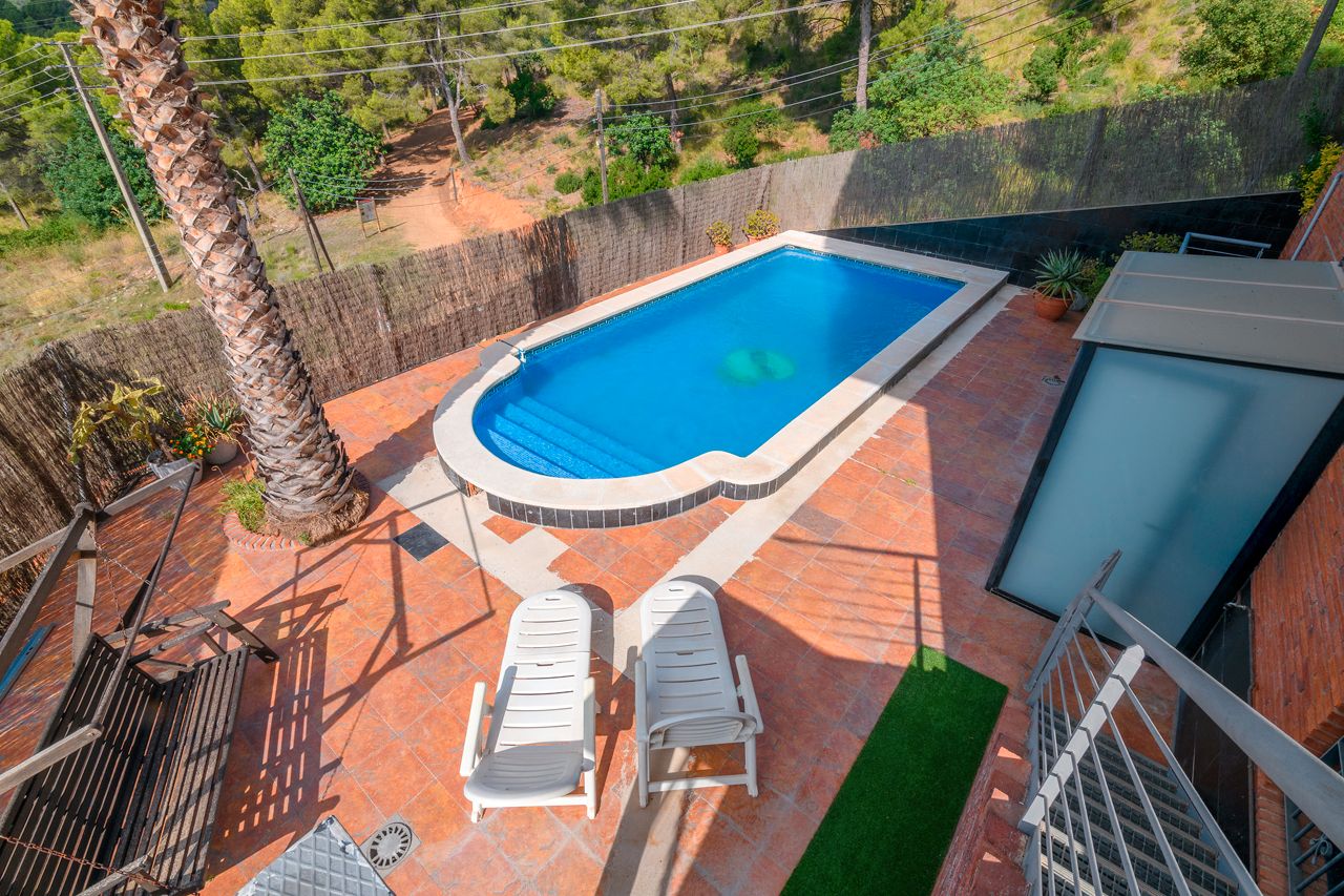 Piscina de Casa o xalet en venda en Viladecans amb Aire condicionat, Calefacció i Jardí privat