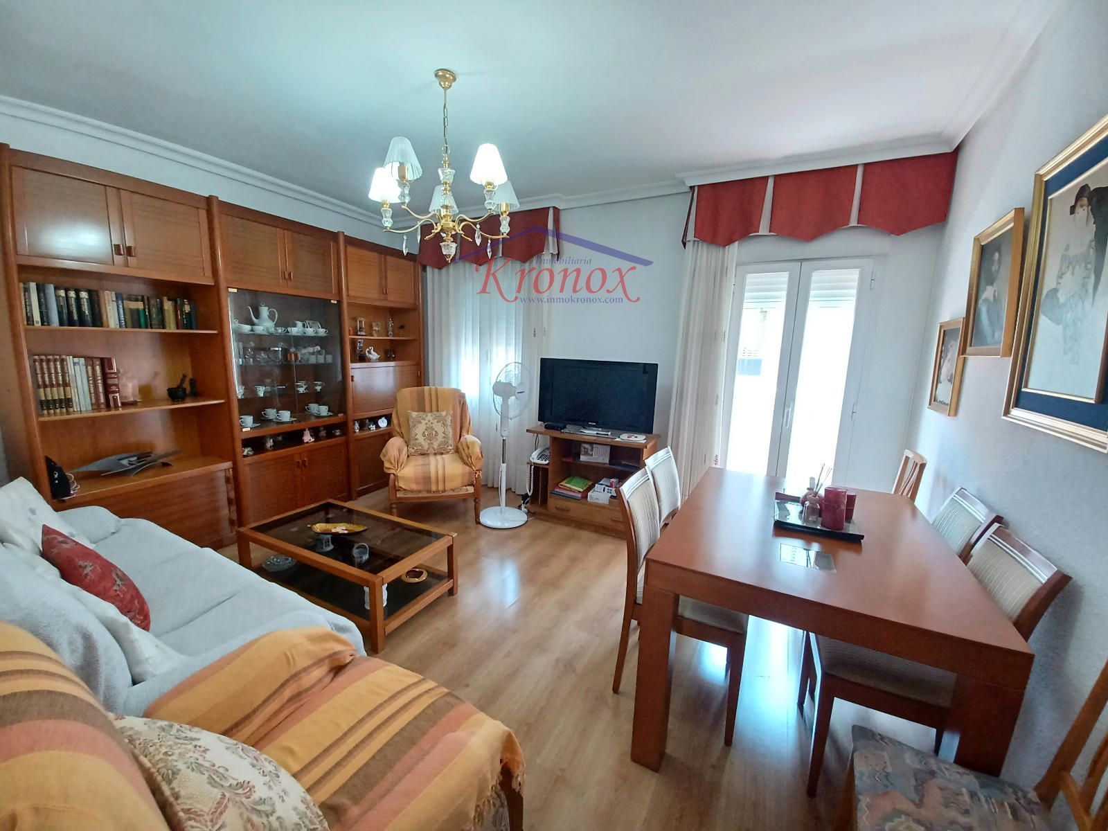 Sala d'estar de Pis en venda en  Madrid Capital amb Terrassa