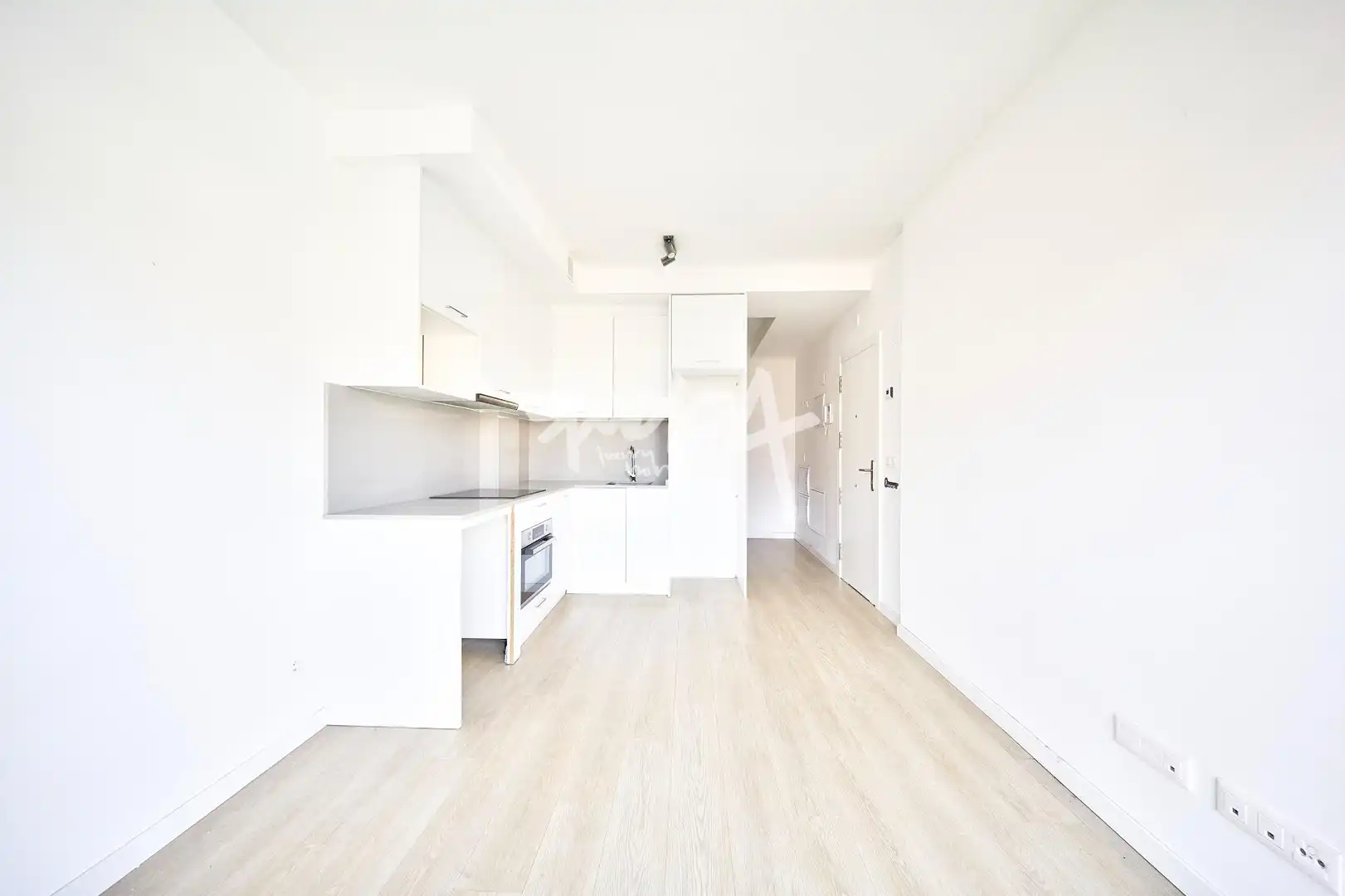 Cuina de Apartament en venda en Madrid amb Calefacció i Piscina comunitària