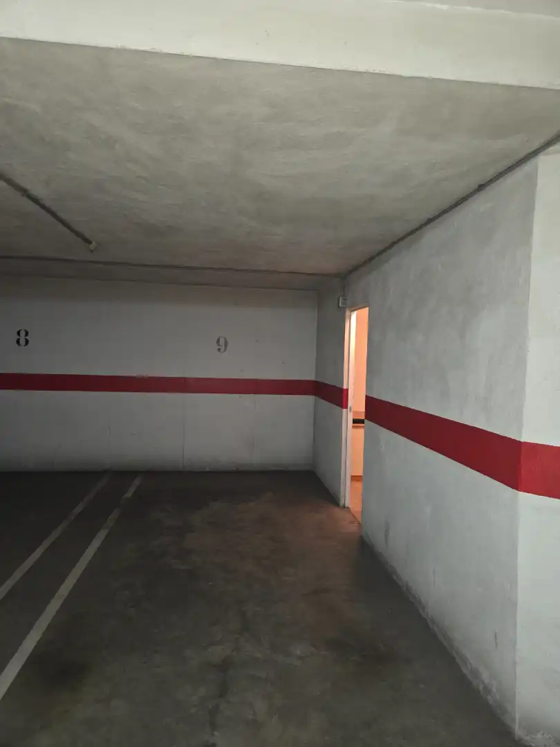 Parking de Piso de alquiler en Badajoz con Aire acondicionado, Calefacción y Jardín privado