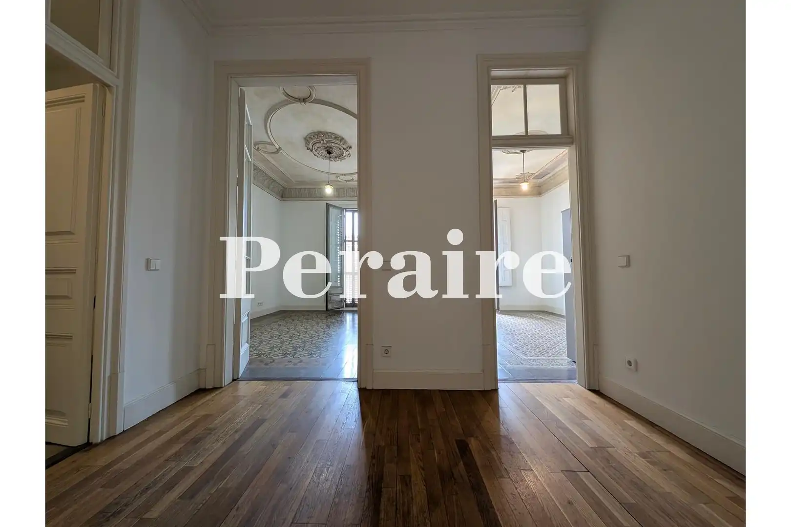Schlafzimmer von Wohnung zur Miete in Barcelona mit Heizung und Balkon