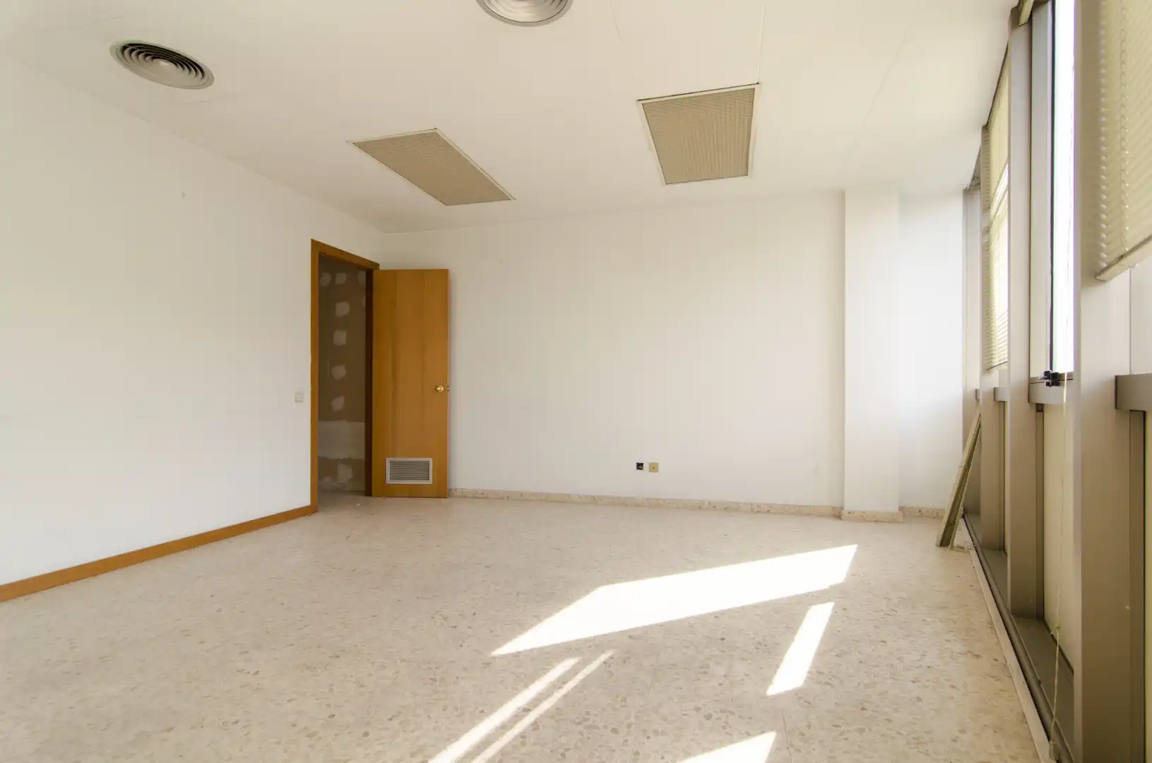 Bureau avec ascenseur à louer à Passeig de Pere III 48, imagen 17
