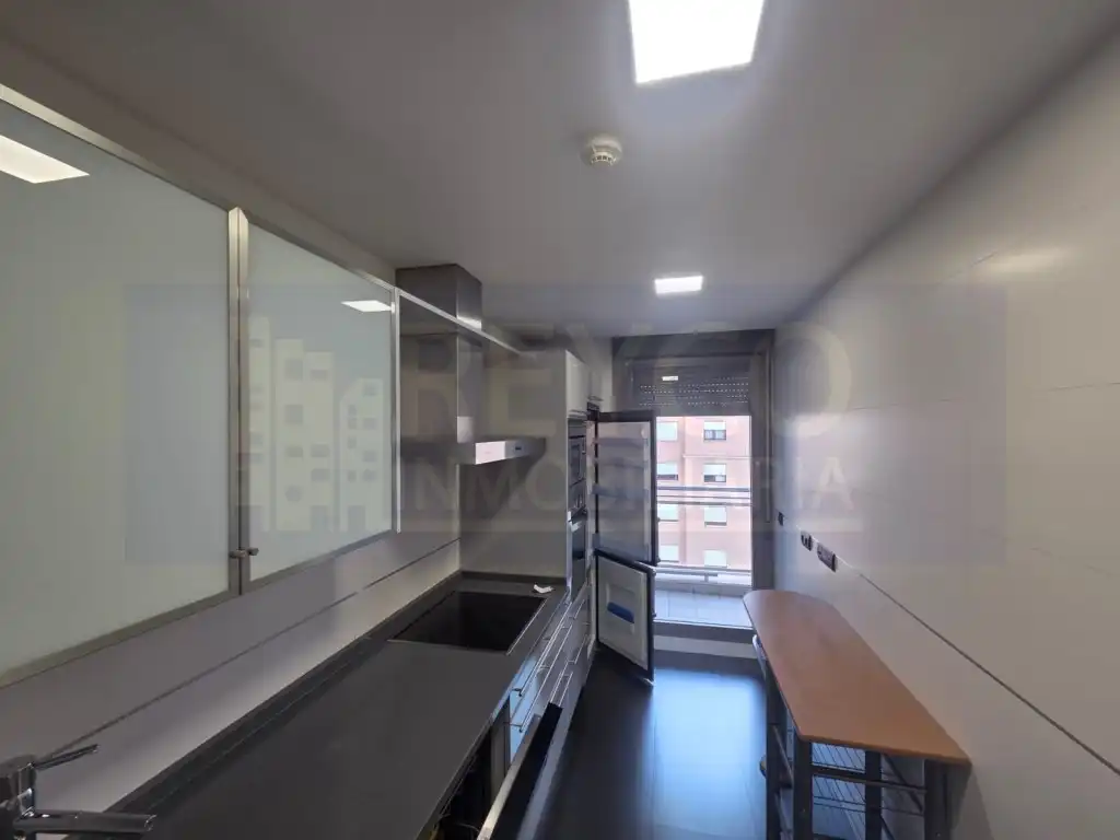 Kitchen of Apartments for sale in  Logroño