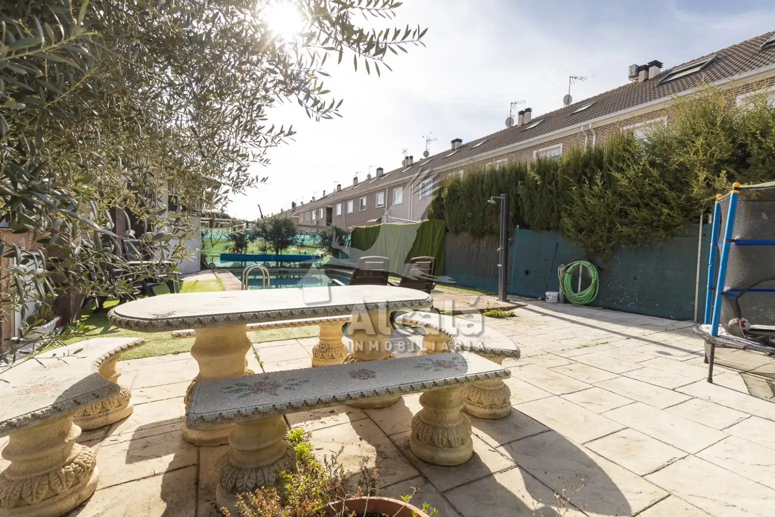Jardín de Casa adosada en venta en Azuqueca de Henares con Aire acondicionado, Calefacción y Piscina