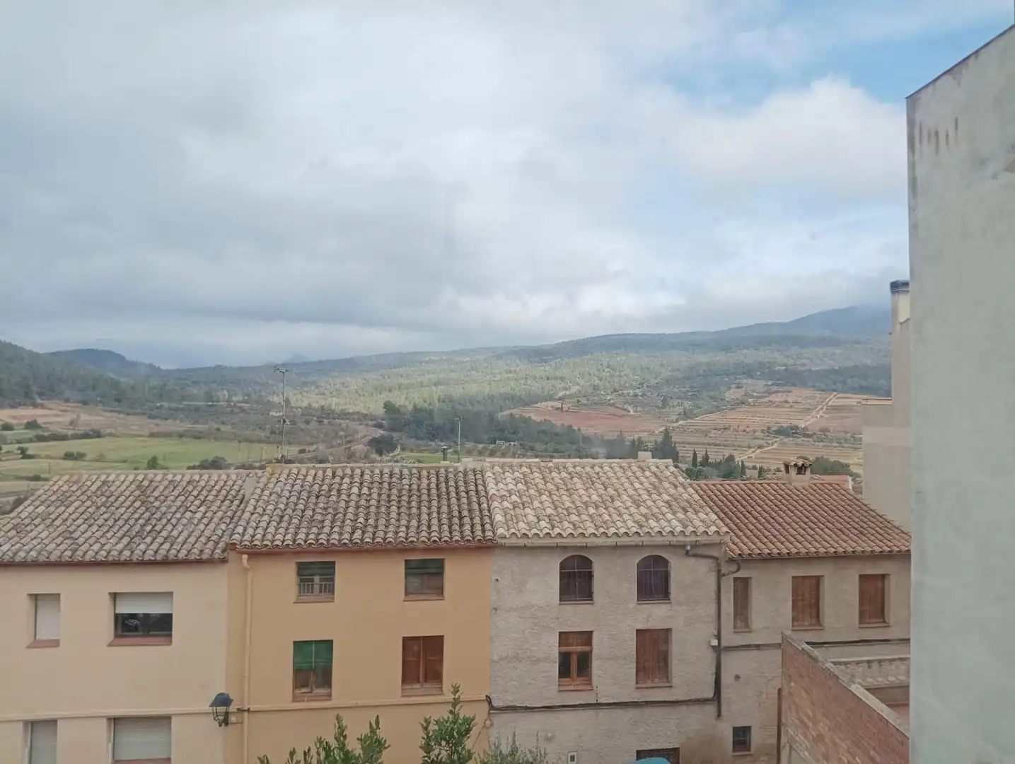 Vista exterior de Casa o xalet en venda en Capçanes amb Calefacció, Jardí privat i Parquet
