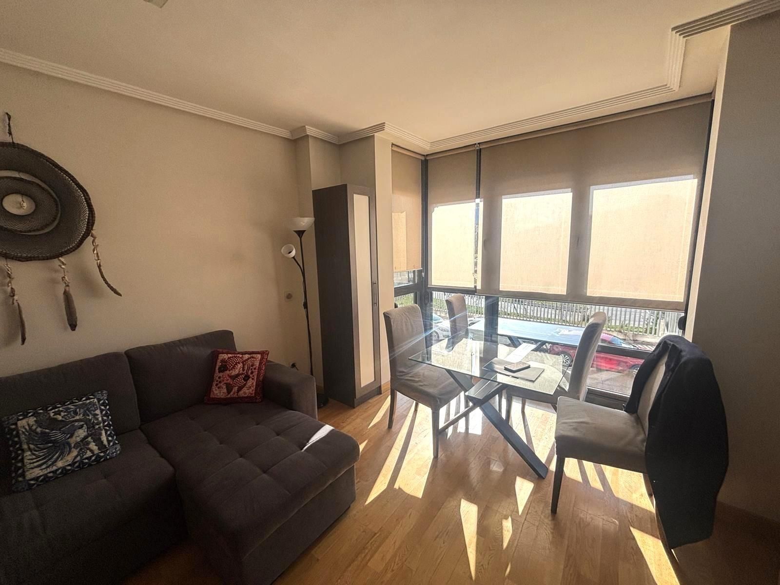 Vista exterior de Piso en venta en  Madrid Capital con Aire acondicionado, Jardín privado y Parquet