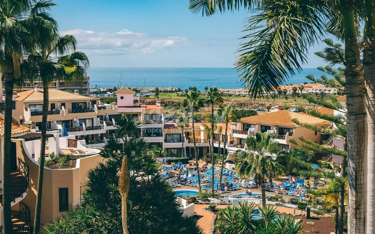 Vista exterior de Àtic en venda en San Miguel de Abona amb Terrassa, Piscina i Moblat