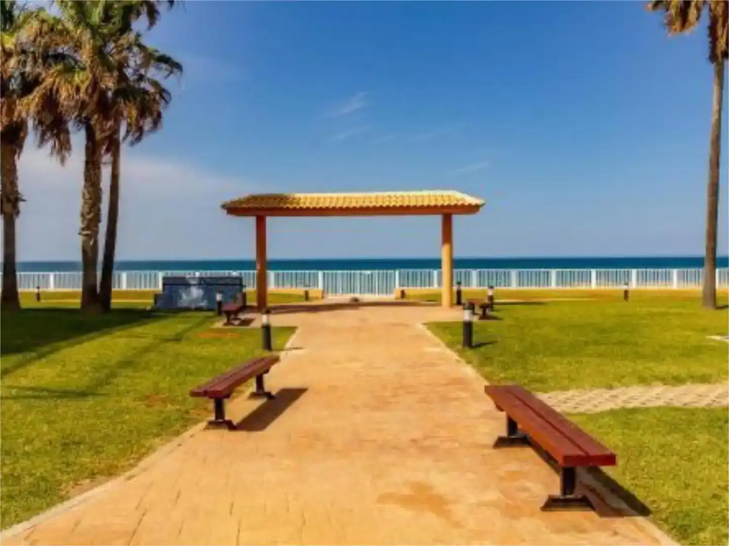 Vista exterior de Pis en venda en Dénia amb Aire condicionat, Piscina i Balcó
