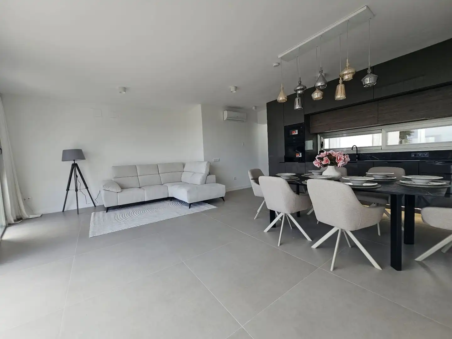 Sala de estar de Casa adosada en venta en Calpe / Calp con Aire acondicionado, Calefacción y Terraza