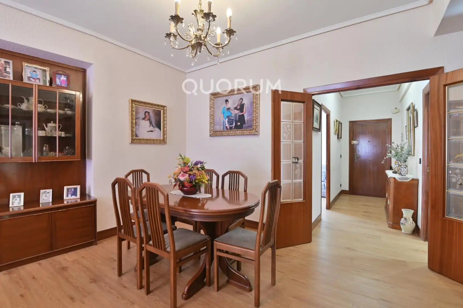 Comedor de Piso en venta en Bilbao  con Calefacción, Trastero y Amueblado