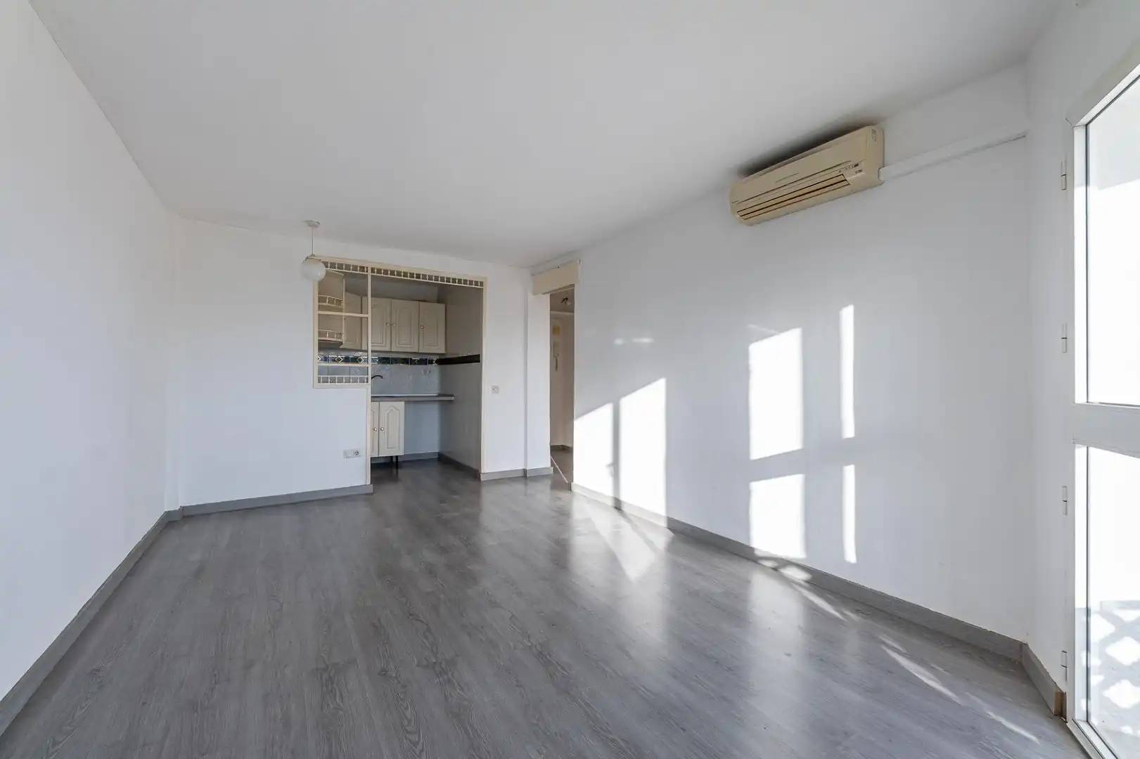 Habitación de Apartamento en venta en Benalmádena con Aire acondicionado, Calefacción y Jardín privado