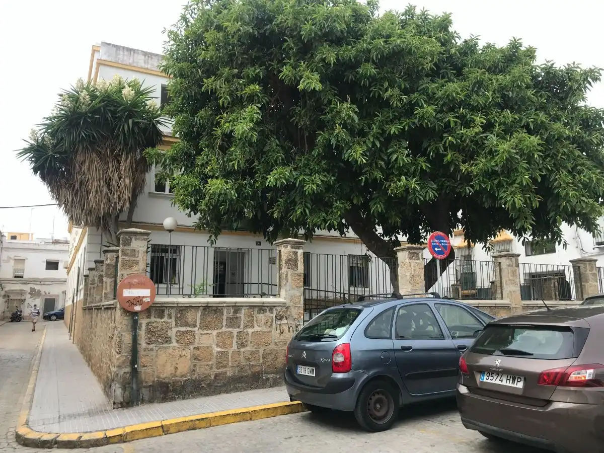 Außenansicht von Wohnung zum Verkauf in San Fernando mit Klimaanlage und Terrasse