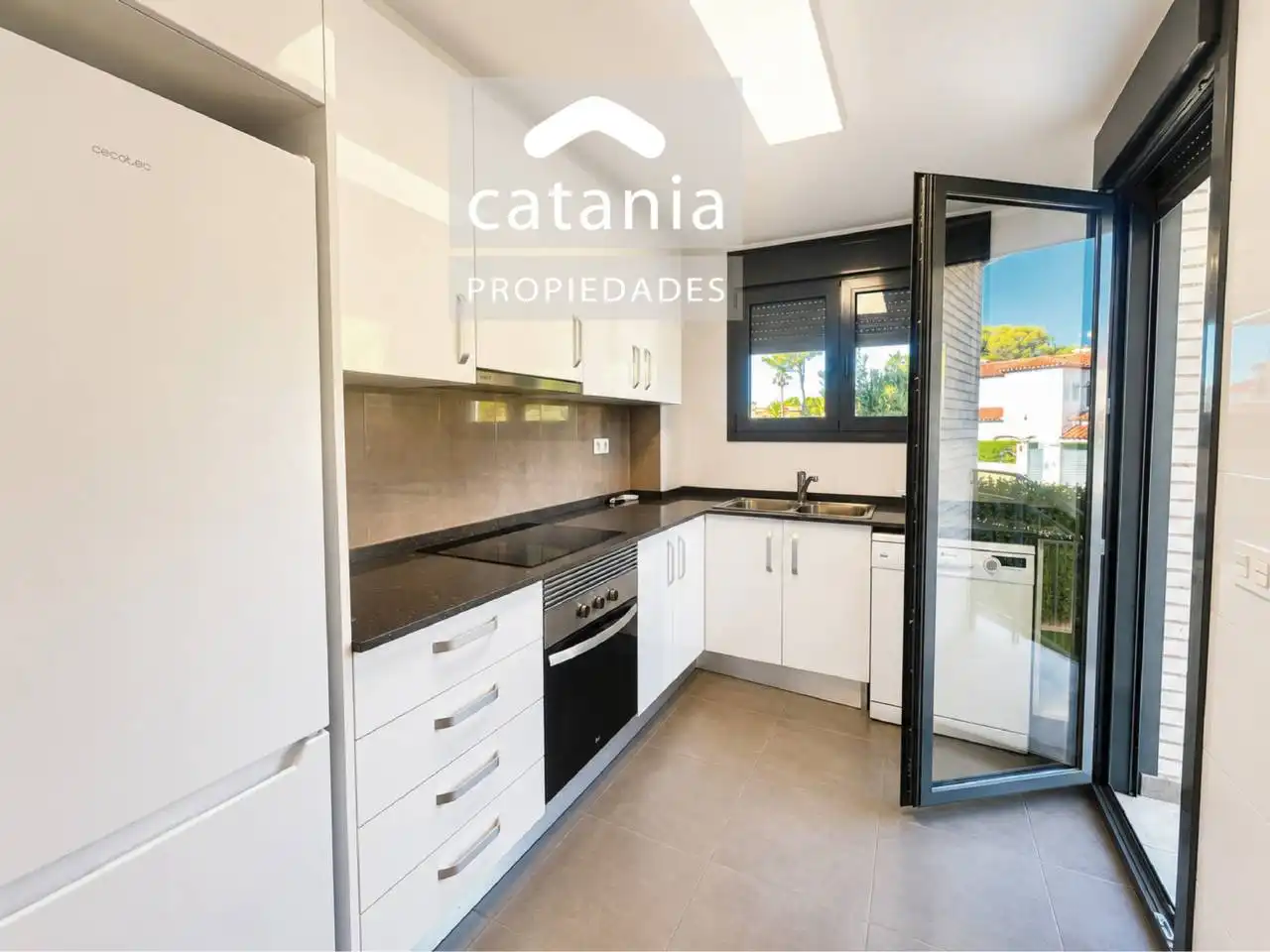 Casa bifamiliare con piscina in vendita a Calle Magnòlia, imagen 5